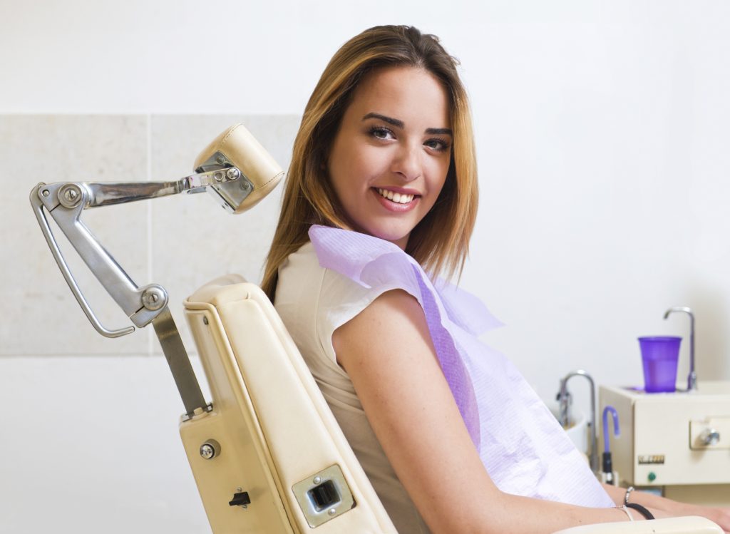 woman visit a dental clinic